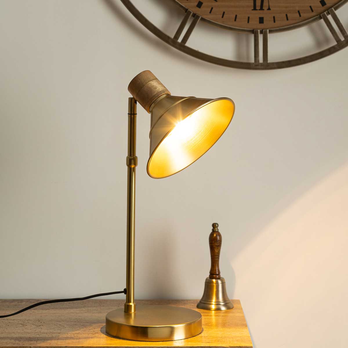 Lámpara De Mesa Caravane Metal 20x20x45