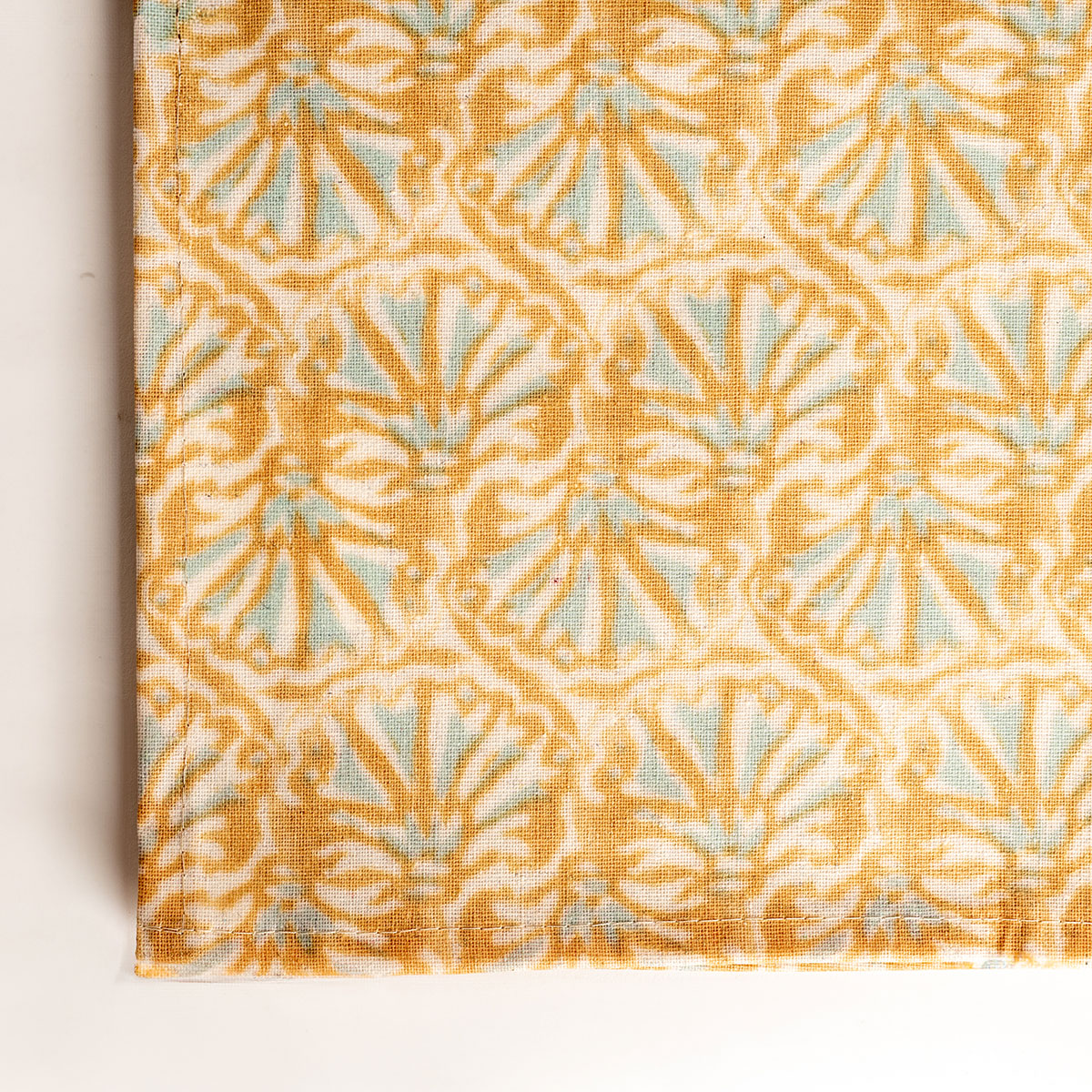 Mantel LOUR amarillo 150x250cm