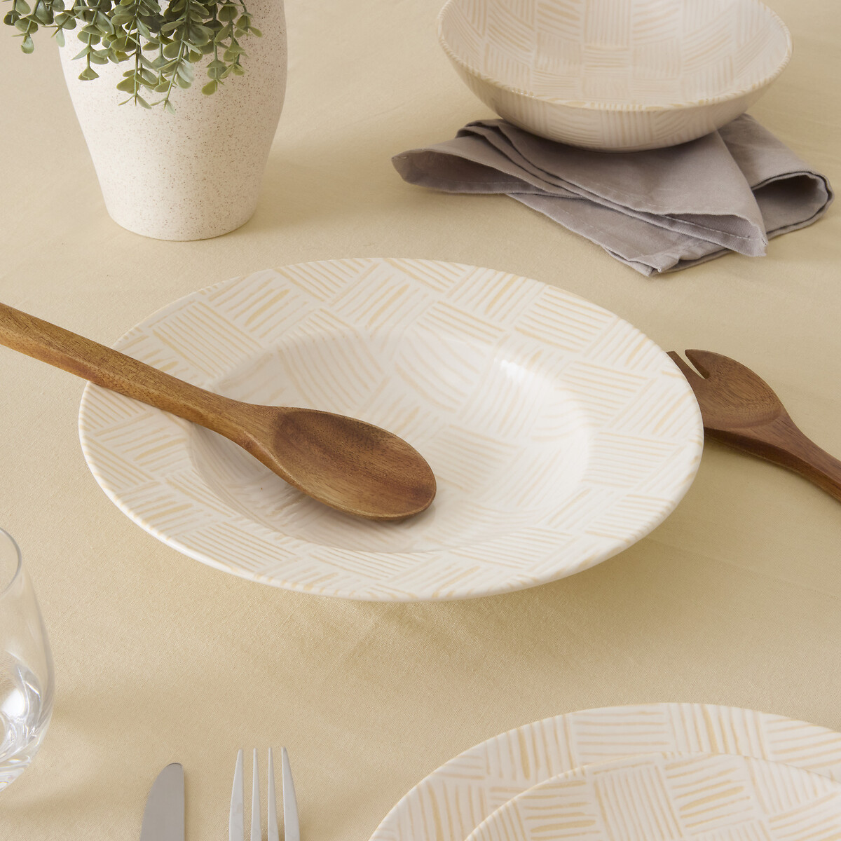 Plato para pasta LAETITIA crema 28cm