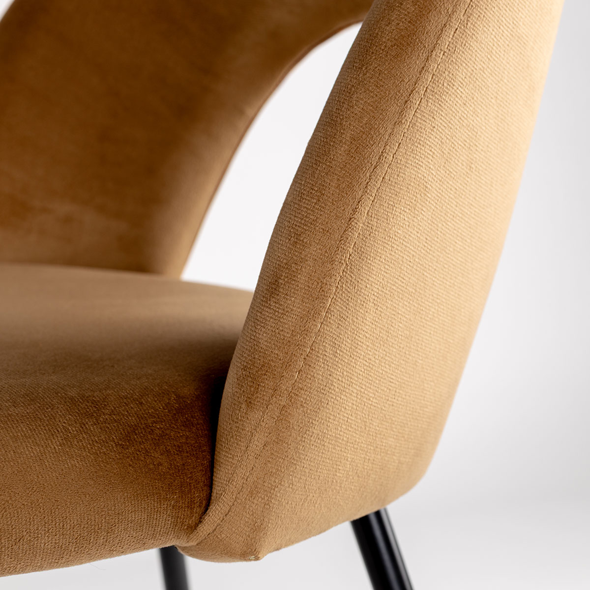 Silla RAVEN de tejido beige