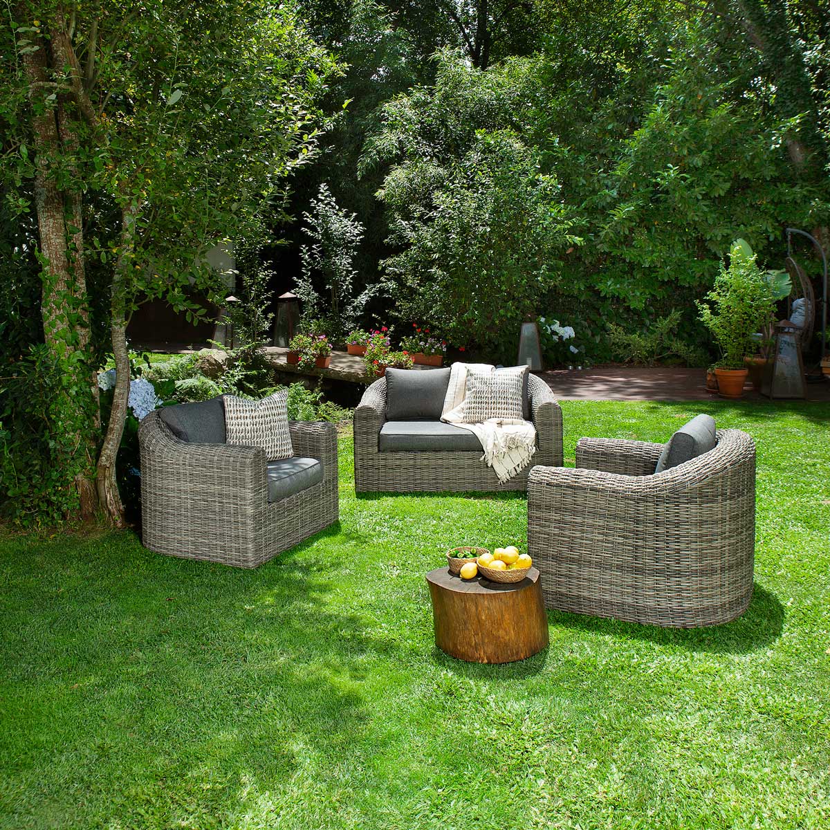 Conjunto de 1 sofá y 2 sillones MOORÉA