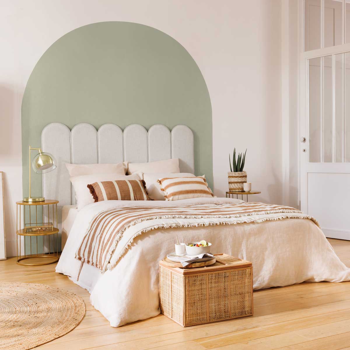 Mesa Auxiliar Kobu Dorada 36x52Cm 