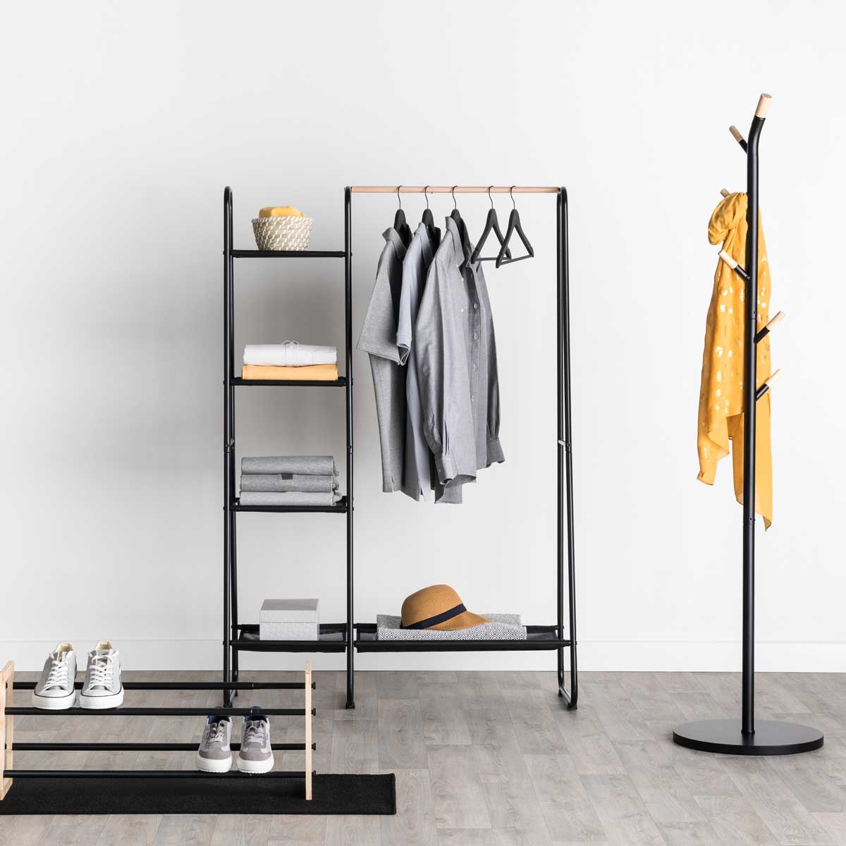 Perchero De Pie Metálico C/6 Colgadores