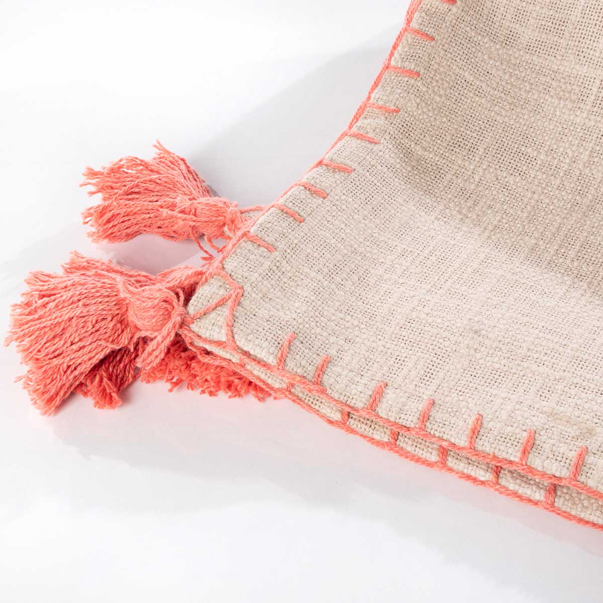 Manta crudo con borlas rosa 120x160cm