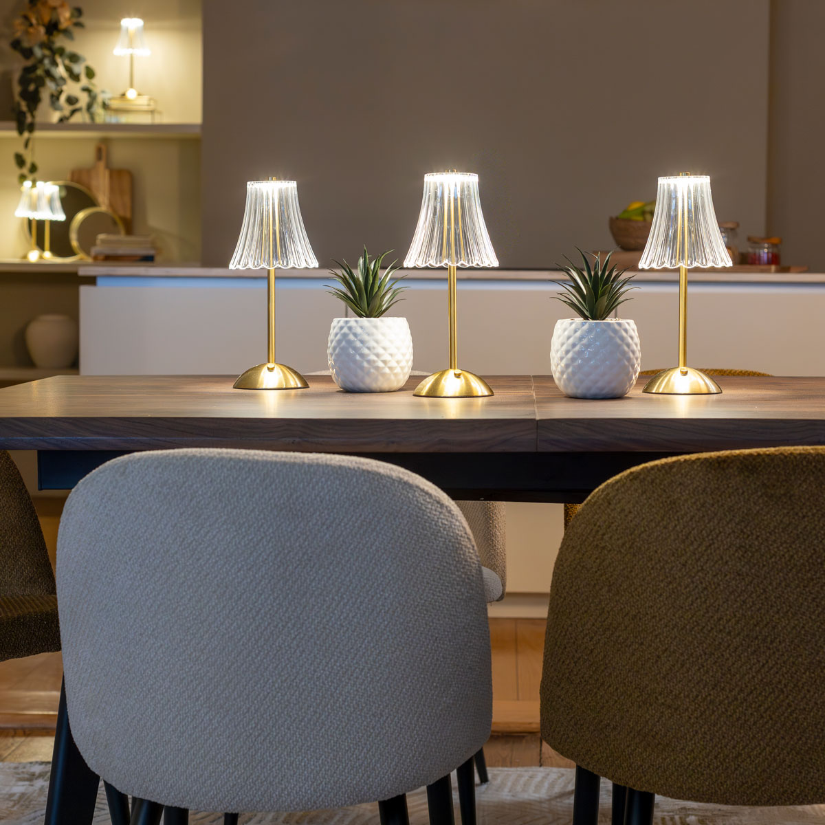 Mesa de comedor extensible TADIM marr&oacute;n