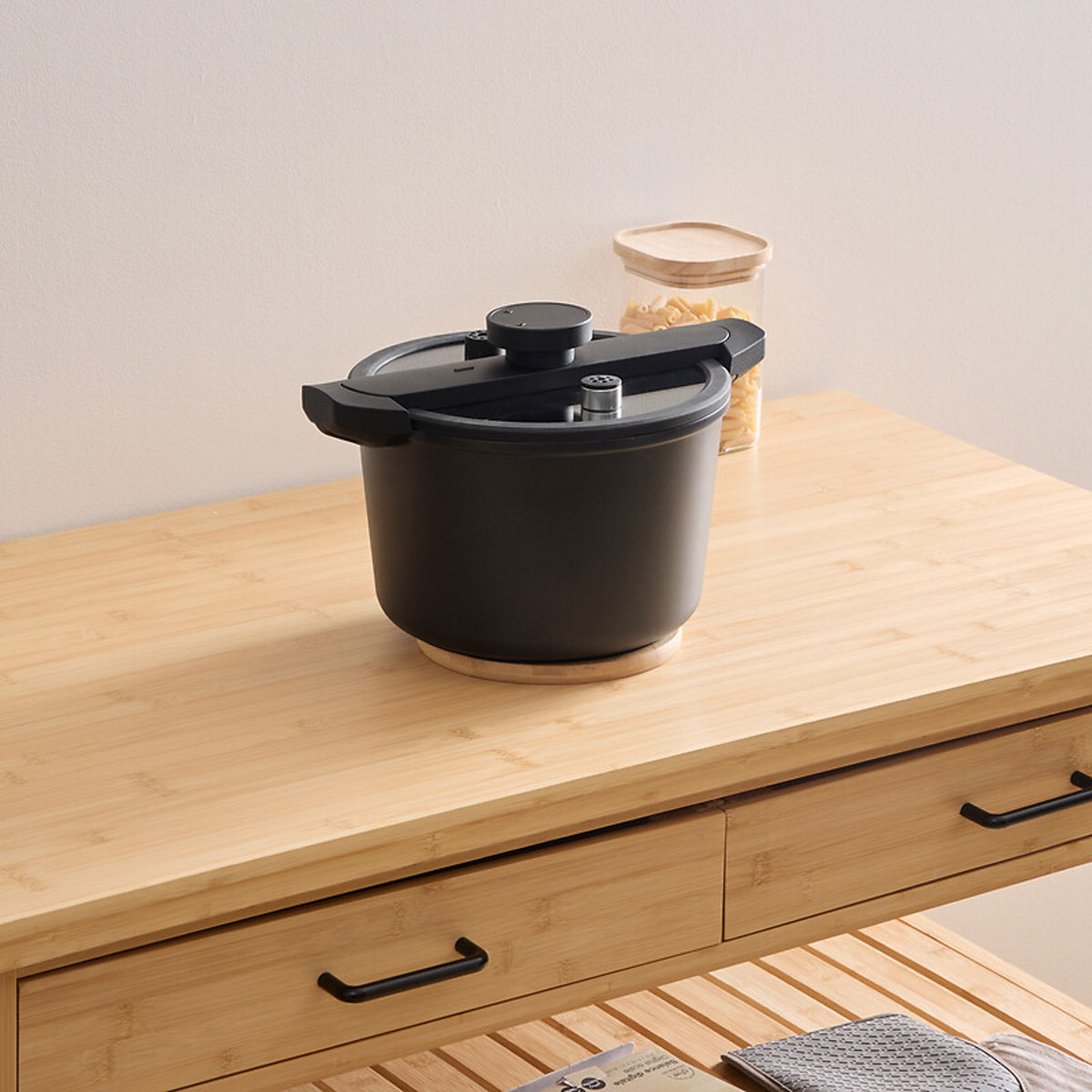 Olla a presión negra de aluminio 6L