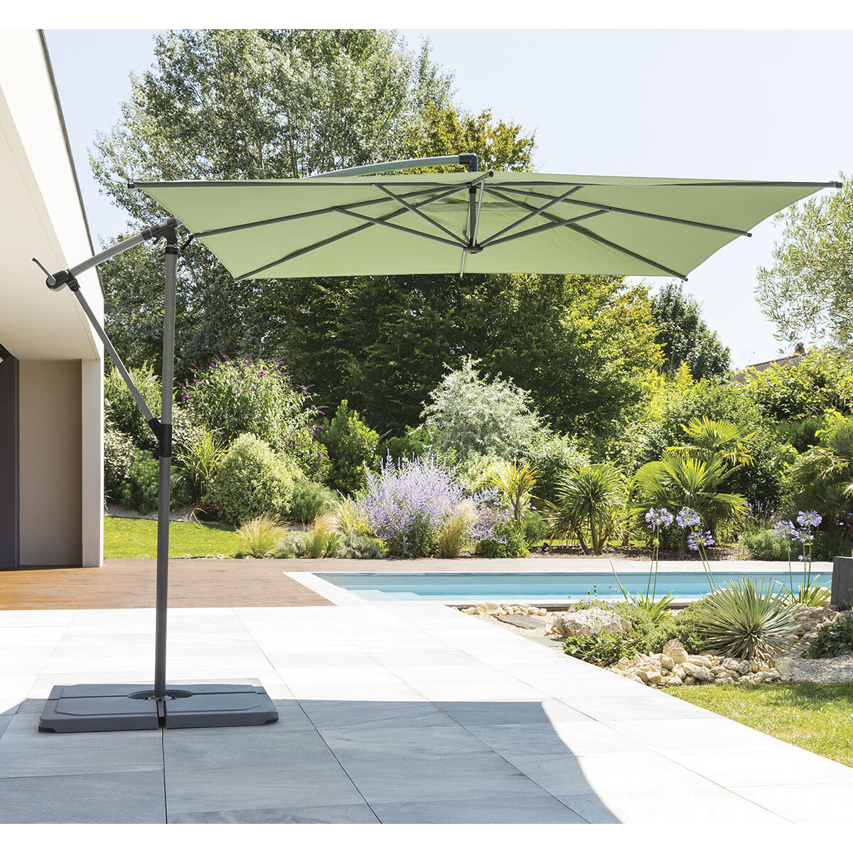 Parasol exc&eacute;ntrico MANOA verde oliva 2.5x2.5m