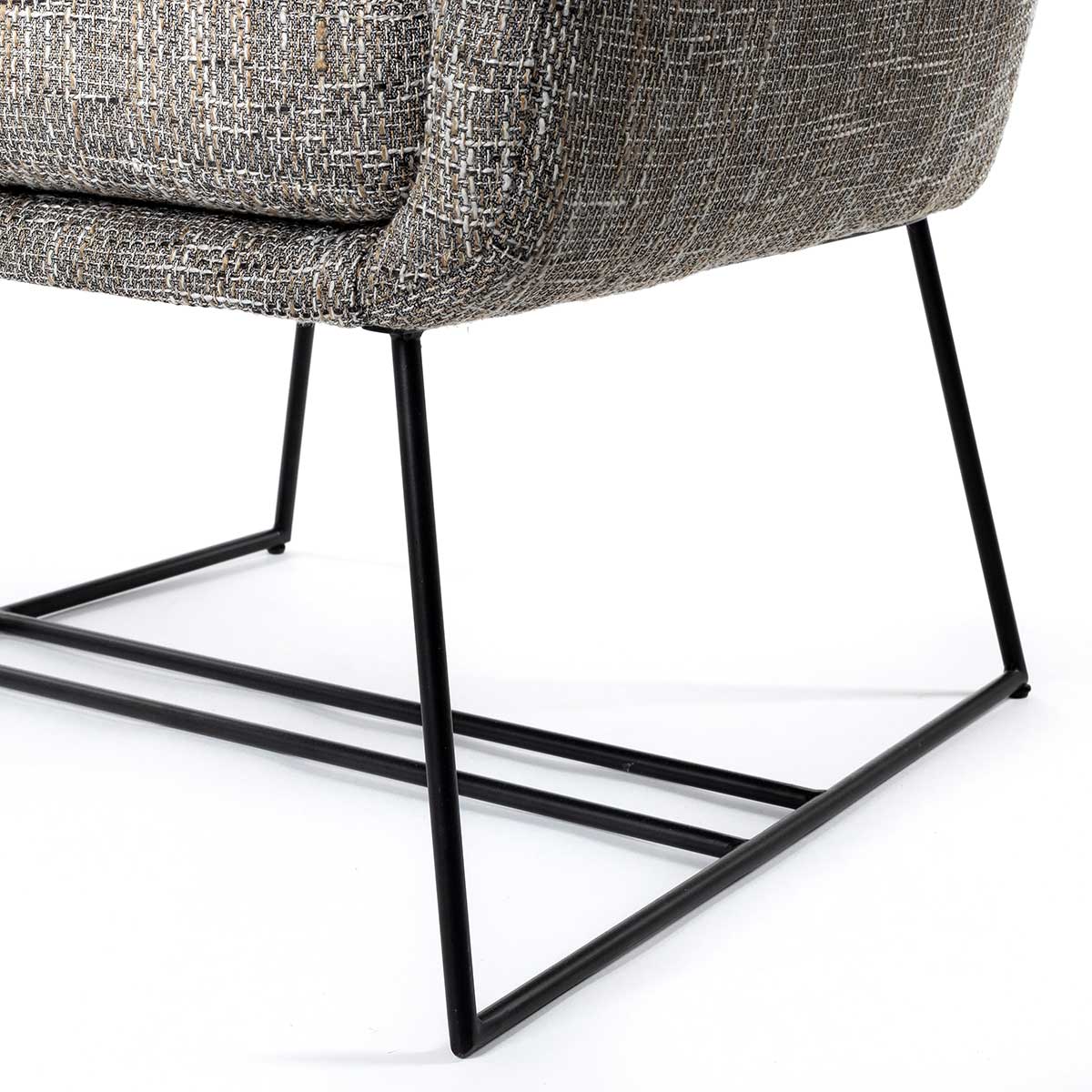 Butaca TIM gris patas met&aacute;licas negras 