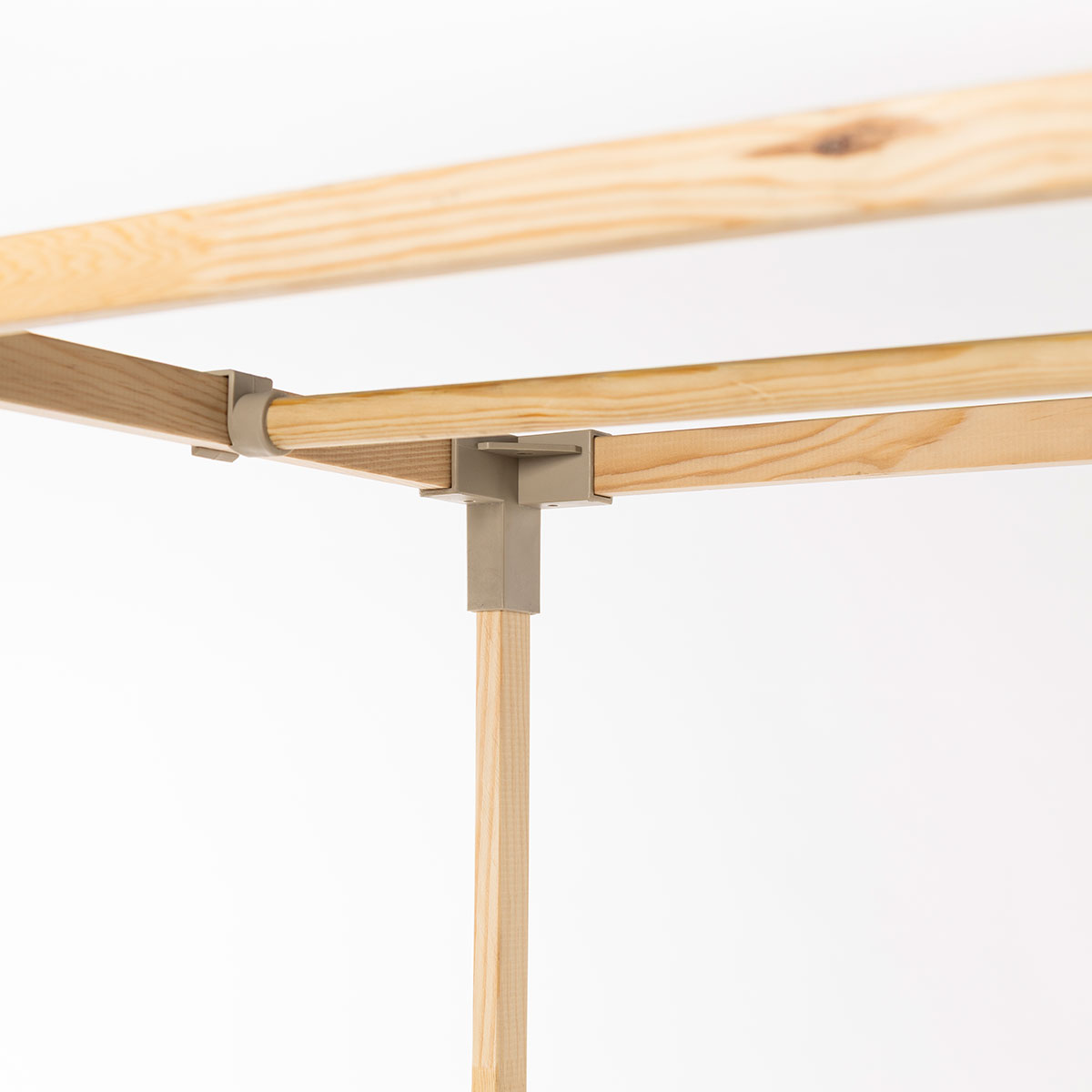 Armario beige de madera 