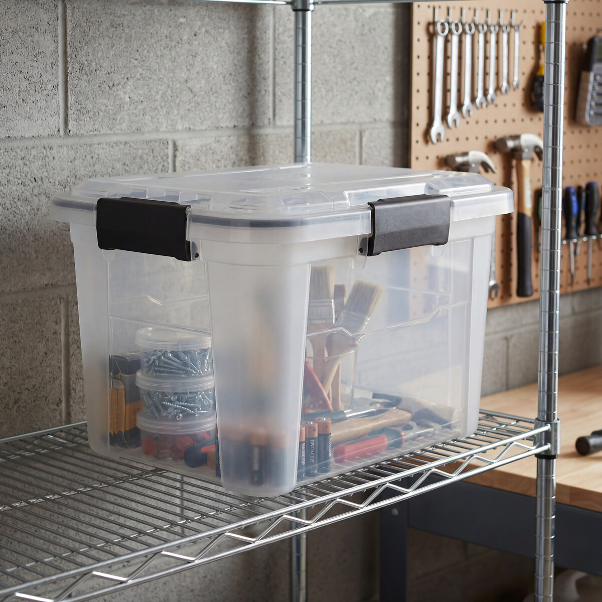 Caja de almacenaje con tapa de pl&aacute;stico 18L