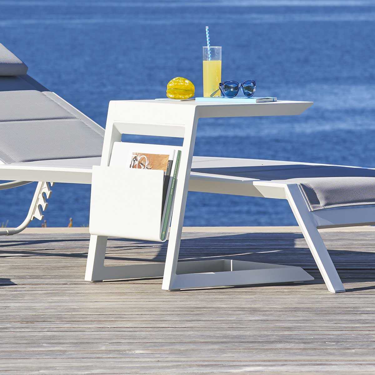 Mesa De Apoio Allure Branco Em Alum&iacute;nio