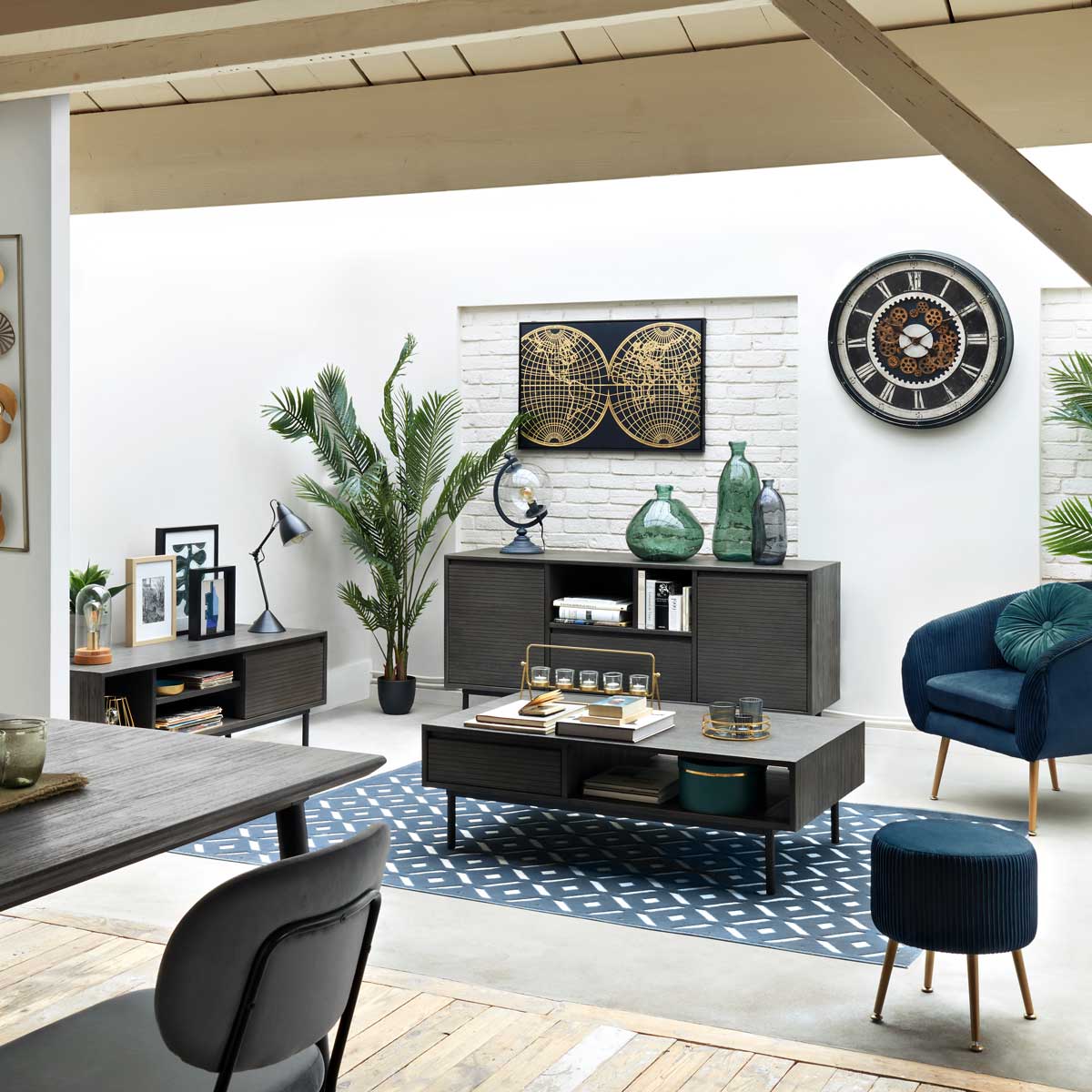 Rel&oacute;gio De Parede Em Pl&aacute;stico E Vidro Charly