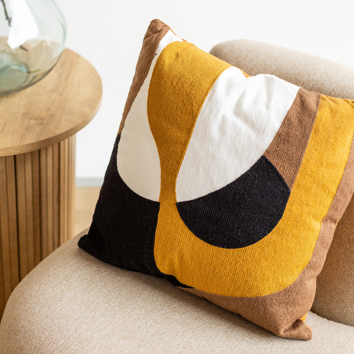 Cojín Bordado Ocre 45x45Cm