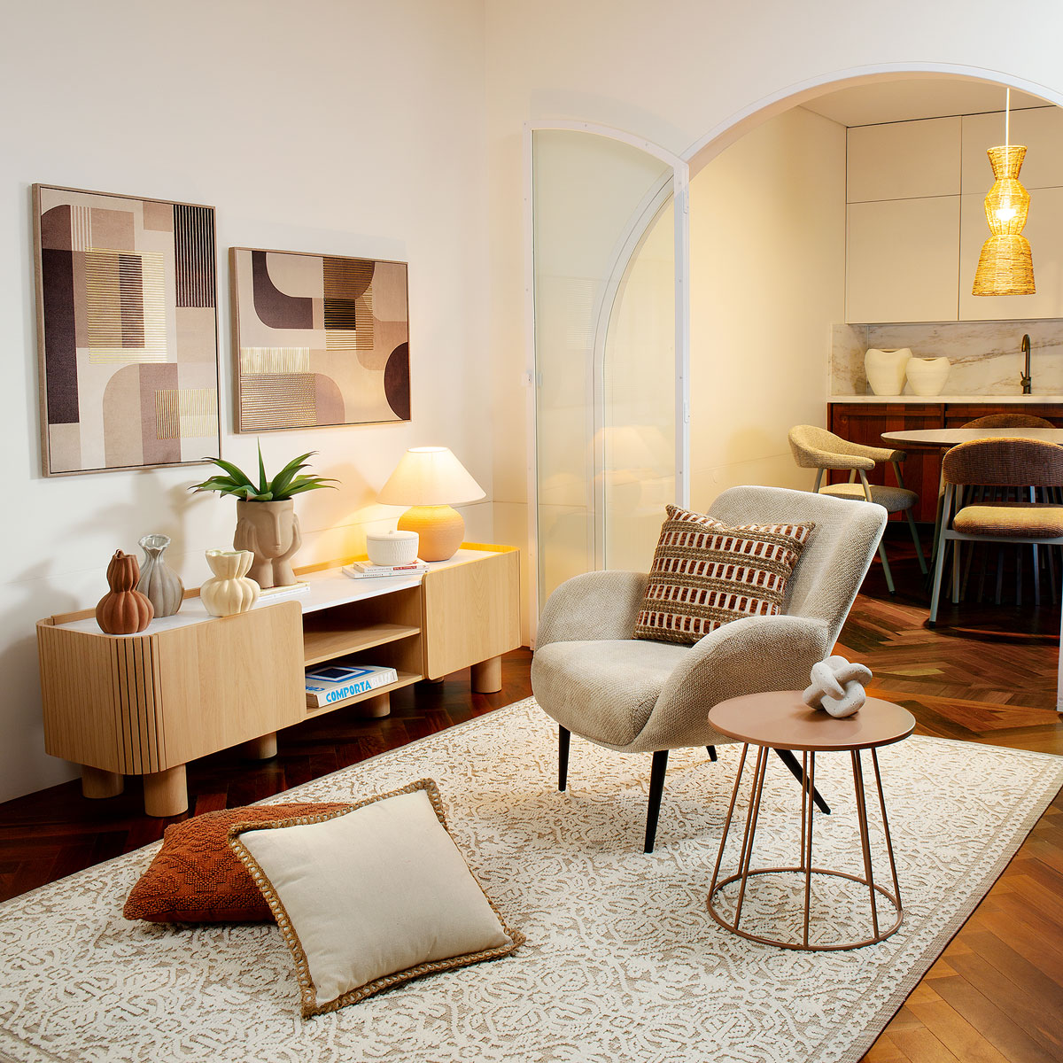 Butaca BIRKA de tela beige