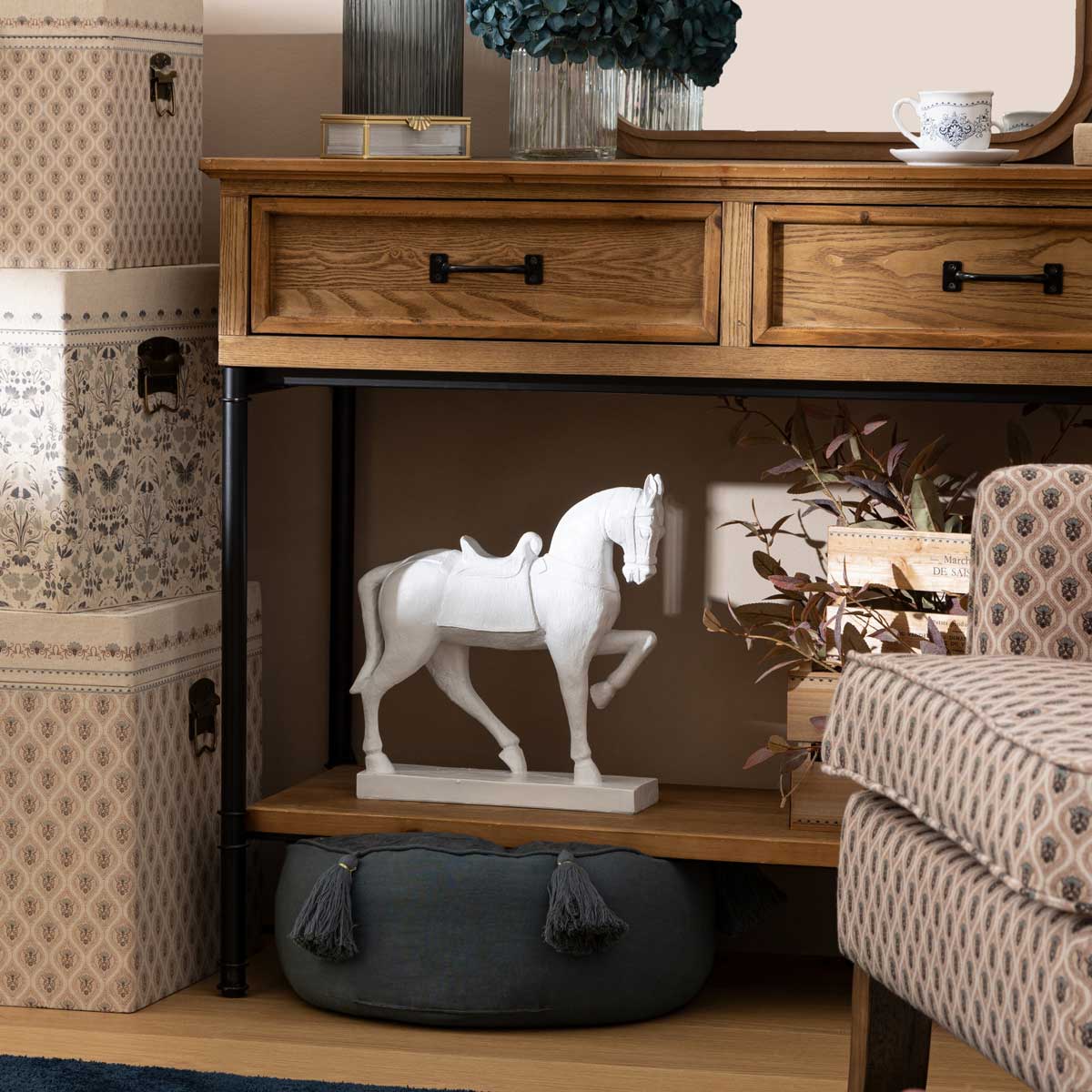 Figura caballo blanco de resina