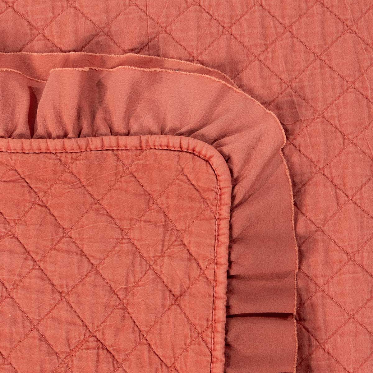 Edredón STONEWASHED terracota con volante 220x240c