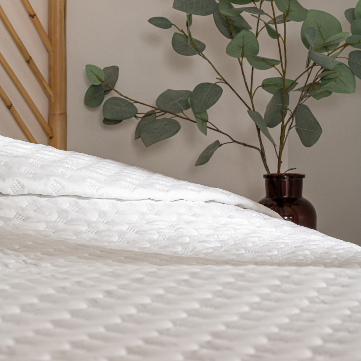 Colcha 240x260 y 2 Fundas De Almohada Kalia blanco