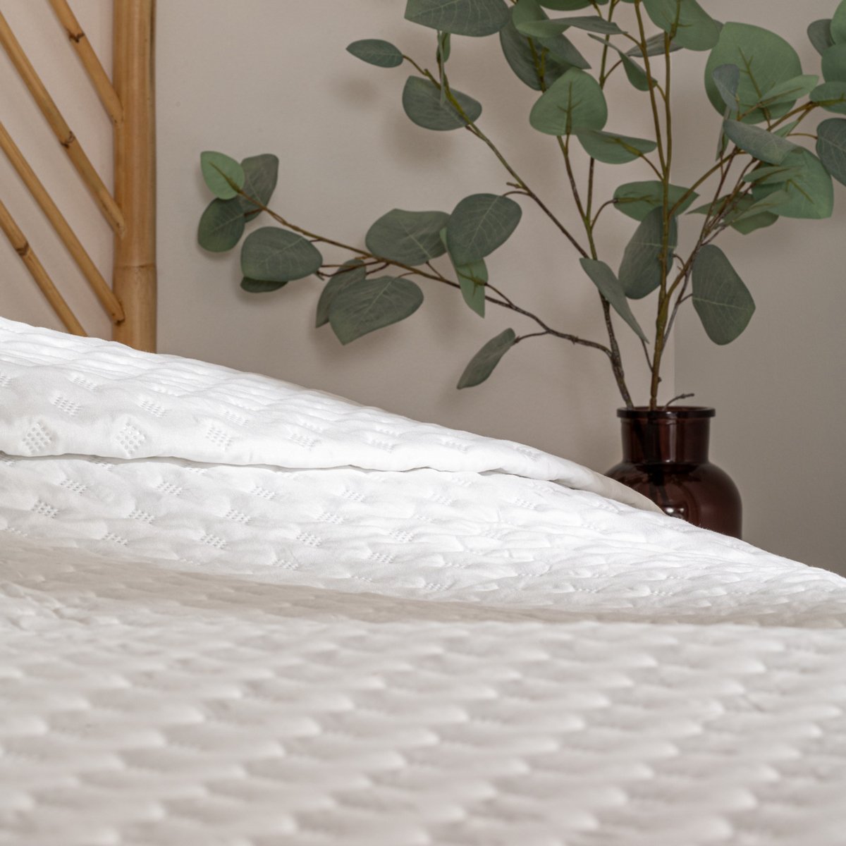 Colcha 240x260 y 2 Fundas De Almohada Kalia blanco