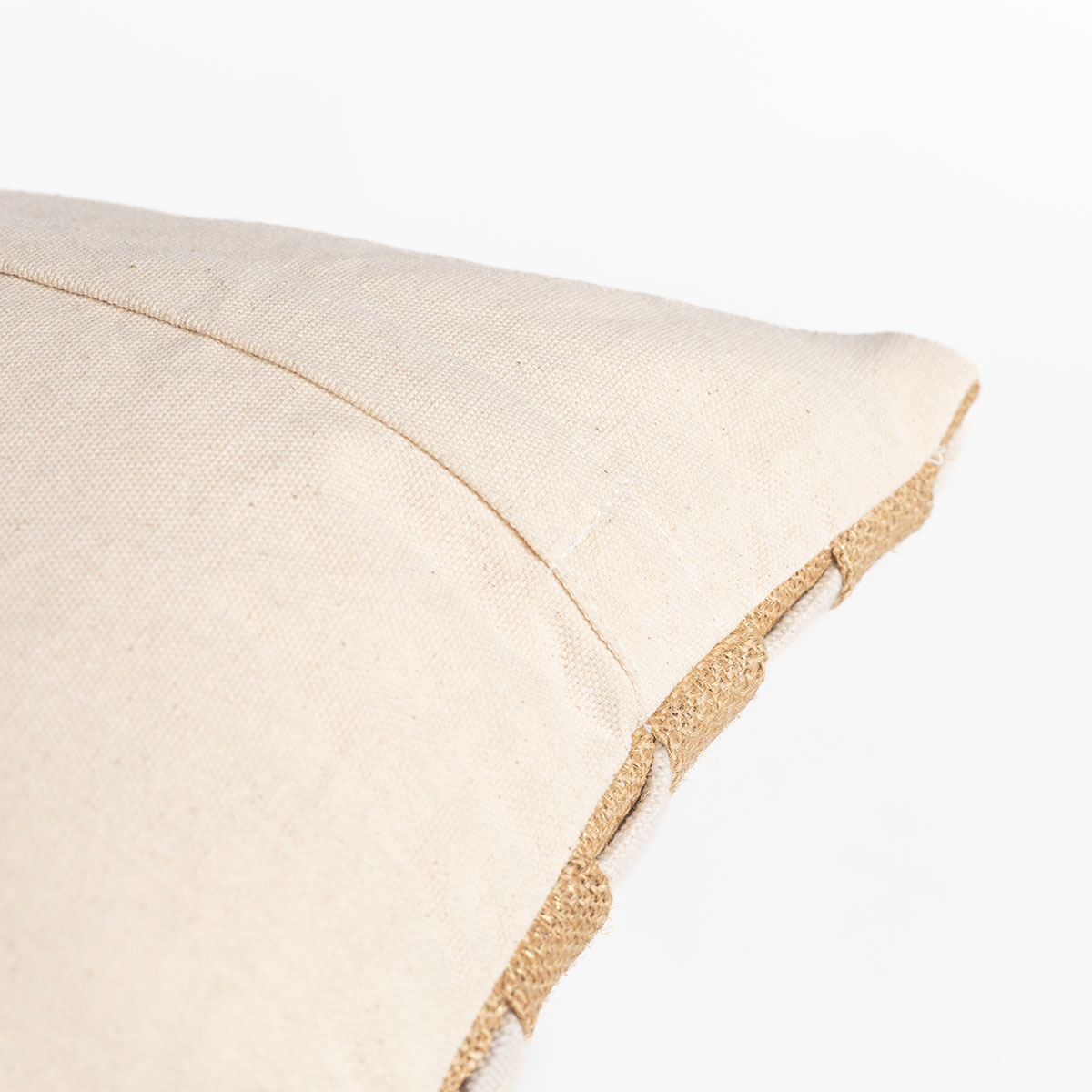 Almohada TRESOR marr&oacute;n con cuadrados 30x50cm