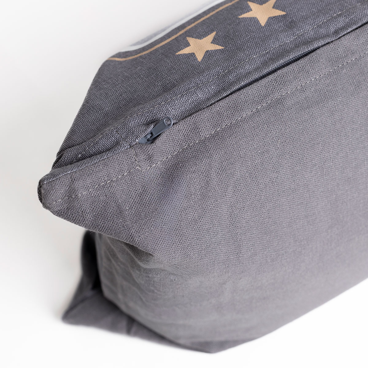 Almohada decorativa gris oscuro 30x50cm