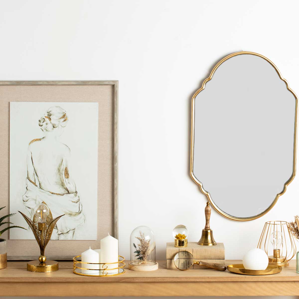 Candeeiro De Mesa Madi Dourado Em Metal