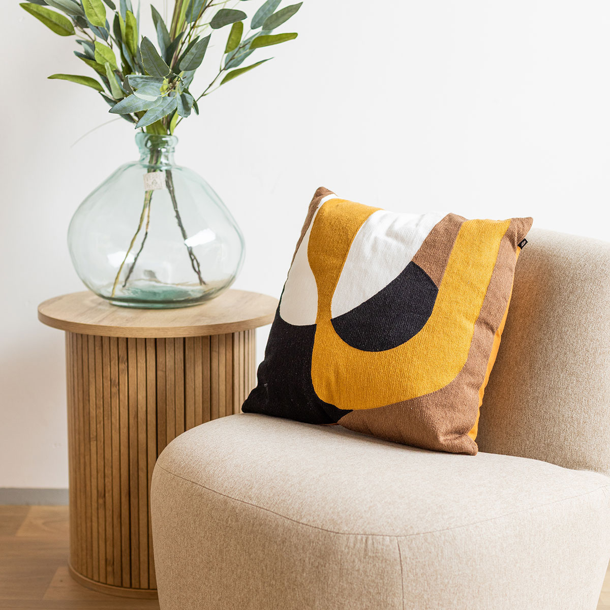 Cojín Bordado Ocre 45x45Cm