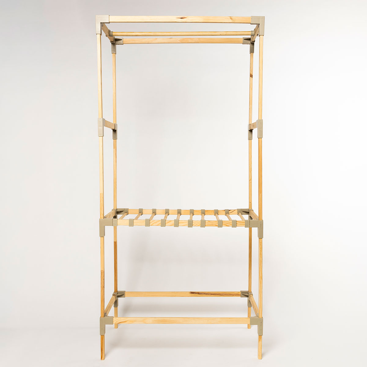 Armario beige de madera 