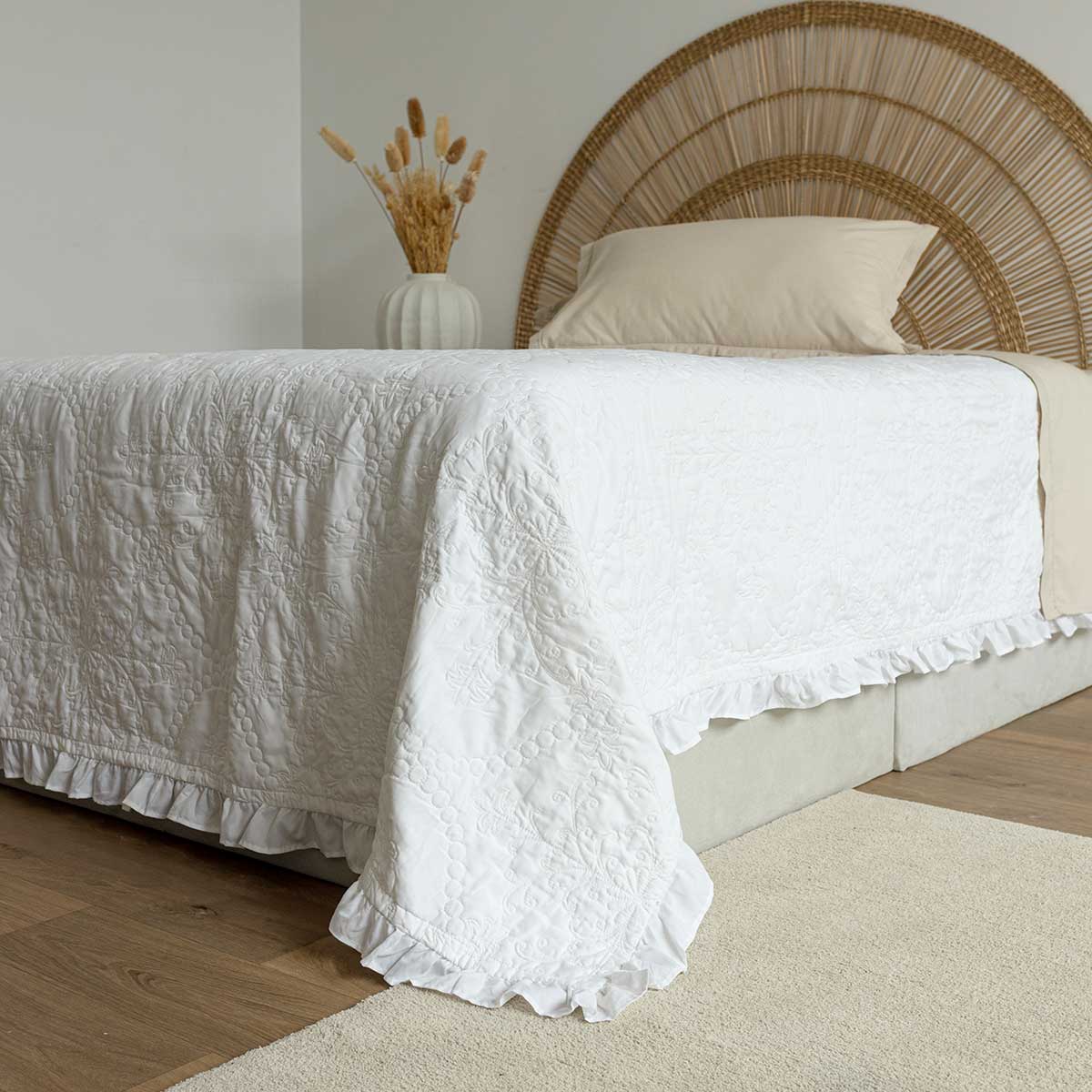 Edred&oacute;n blanco con flores 220x240cm